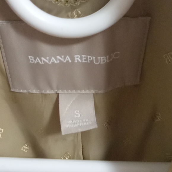 Banana Republic short trench with cheetah print sleeves. Size small. - Picture 2 of 3
